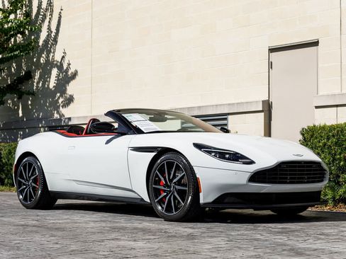 Used 2019 Aston Martin DB11 Volante image 19