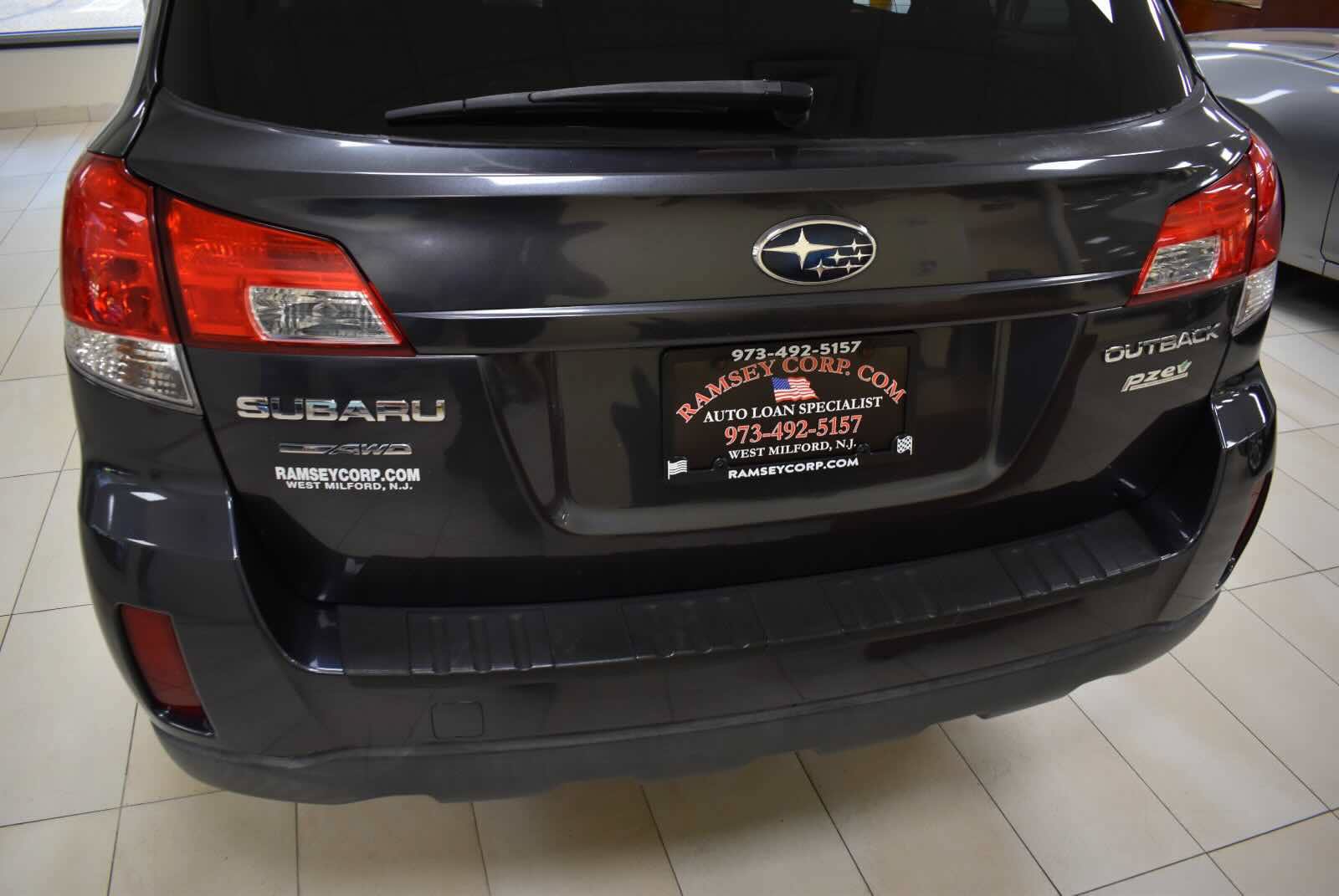 Used 2011 Subaru Outback 2.5i Premium w/ All-Weather Pkg AWD/4WD image 47