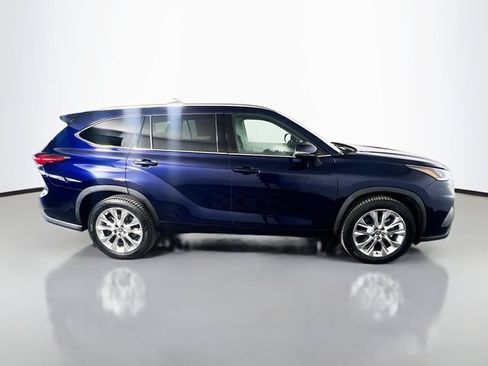 Used 2021 Toyota Highlander Limited FWD image 9