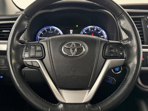 Used 2014 Toyota Highlander XLE AWD/4WD image 15