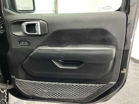 Used 2023 Jeep Wrangler Unlimited Sahara image 15