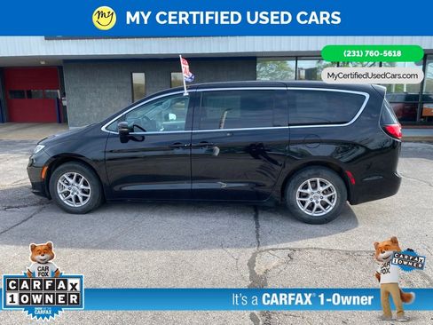 Used 2024 Chrysler Pacifica Touring-L FWD image 12