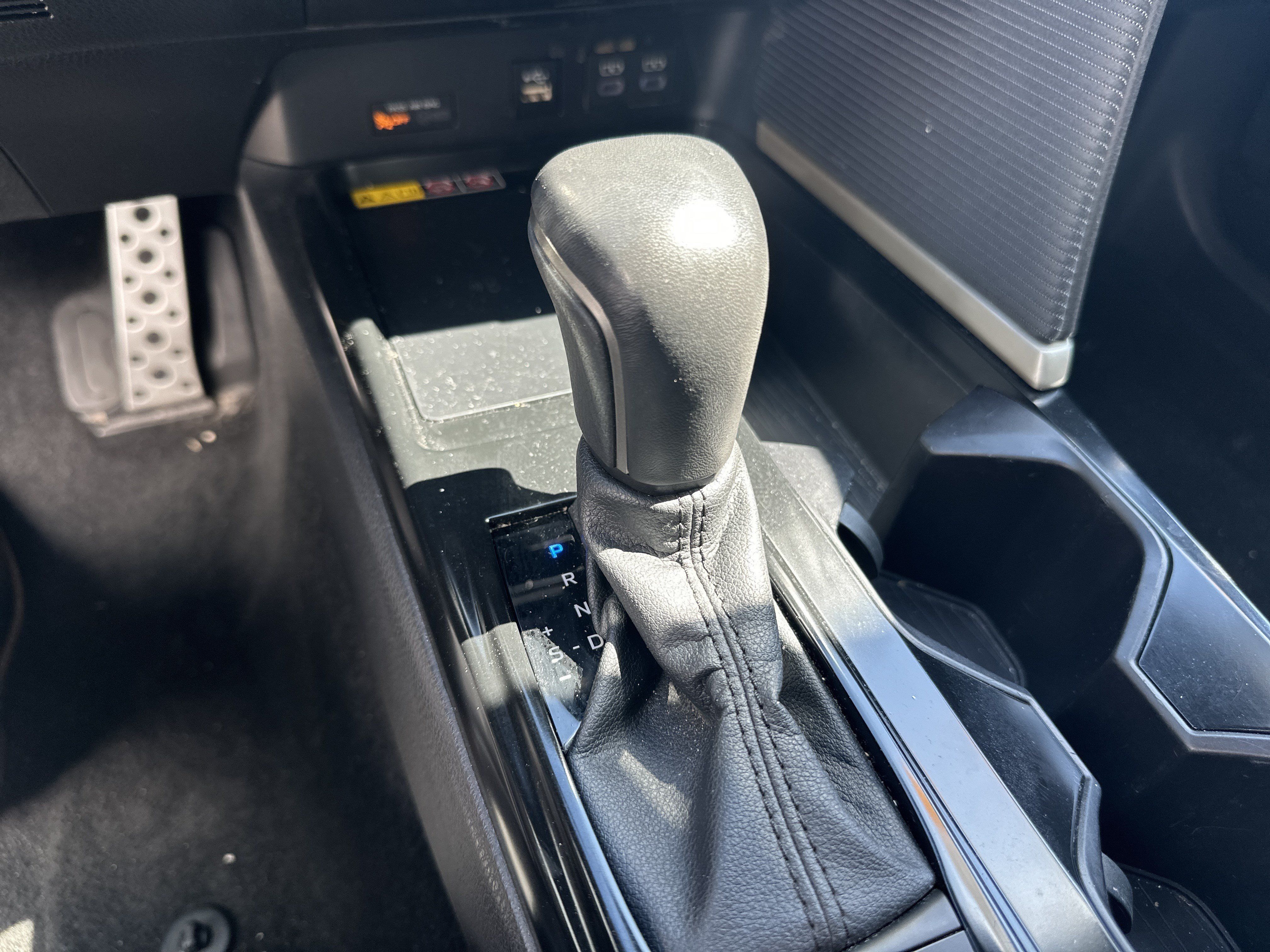 Used 2025 Toyota Camry SE w/ Convenience Package FWD image 25