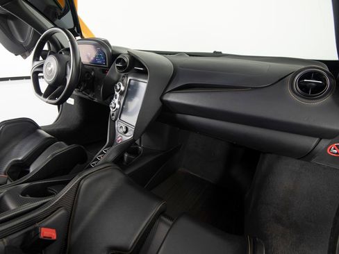 Used 2021 McLaren 765LT RWD image 27