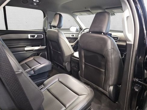 Used 2023 Ford Explorer XLT w/ Equipment Group 202A image 11