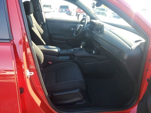 Certified 2025 Honda HR-V Sport image 32