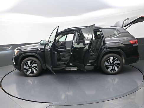 New 2026 Volkswagen Atlas SE FWD image 32