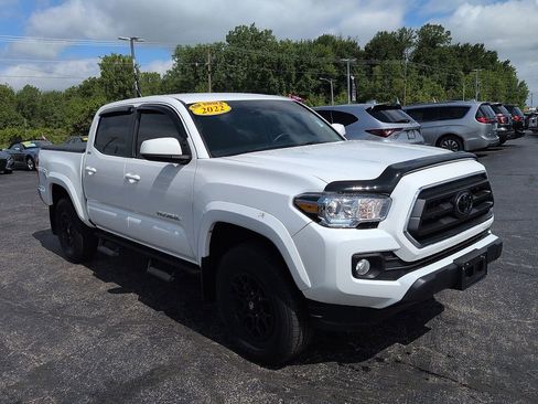 Used 2022 Toyota Tacoma SR5 RWD image 1