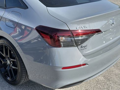 Used 2025 Honda Civic Sport image 10