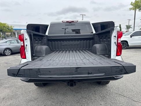 Used 2024 Chevrolet Silverado 1500 ZR2 w/ Technology Package image 30