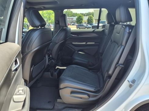 New 2025 Jeep Grand Cherokee L Altitude image 15