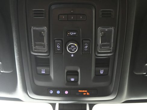 Used 2021 GMC Yukon SLT w/ SLT Luxury Plus Package AWD/4WD image 33