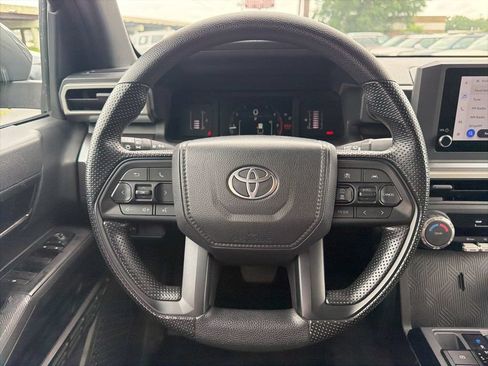 Used 2025 Toyota Tacoma SR5 AWD/4WD image 26