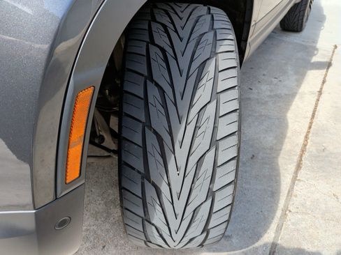 Used 2024 Land Rover Defender 110 S image 12