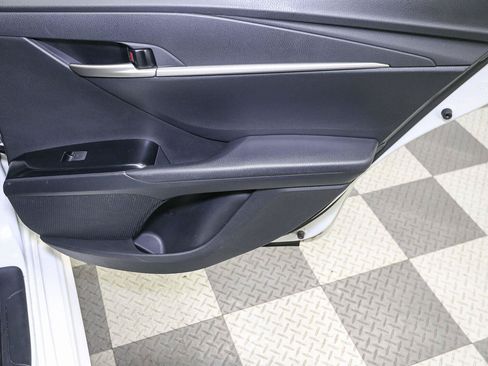 Used 2025 Toyota Camry SE FWD image 21