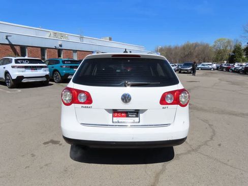 Used 2010 Volkswagen Passat Komfort FWD image 5
