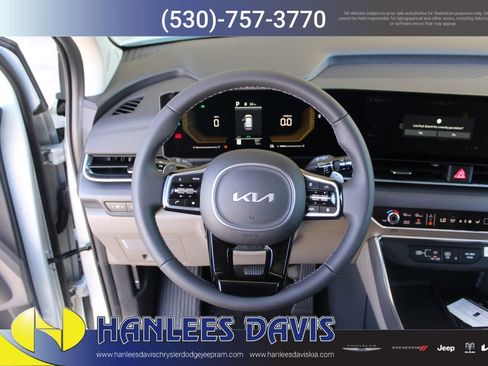 New 2026 Kia Carnival EX image 18