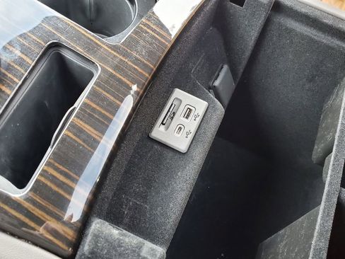 Used 2024 Cadillac Escalade Sport w/ LPO, ONYX Package image 31