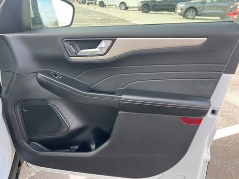 Used 2022 Ford Escape SEL image 10