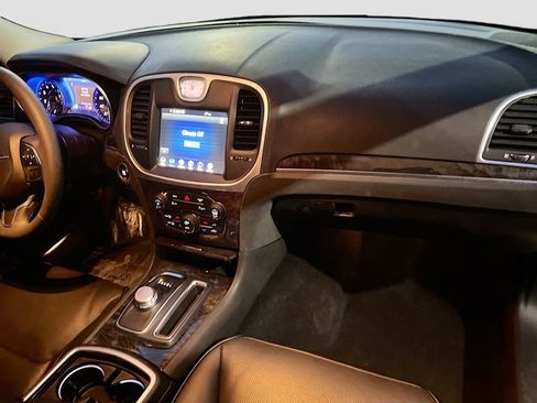 Used 2023 Chrysler 300 Touring L w/ Comfort Group image 27