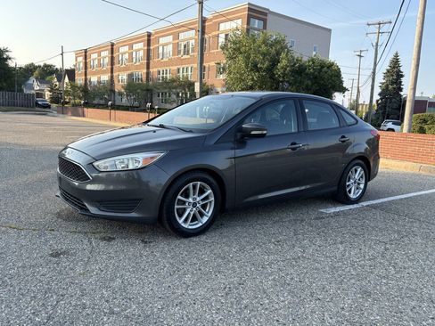 Used 2015 Ford Focus SE FWD image 7