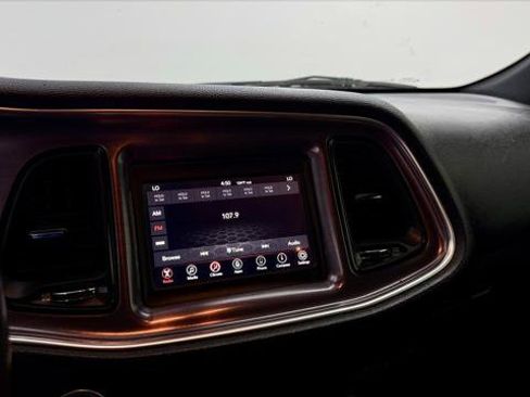 Used 2018 Dodge Challenger R/T w/ Performance Handling Group RWD image 22