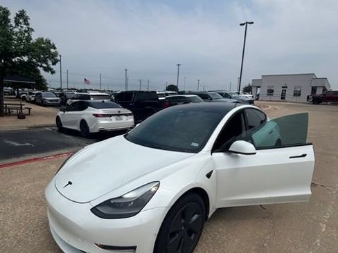 Used 2021 Tesla Model 3 Standard Range Plus RWD image 4