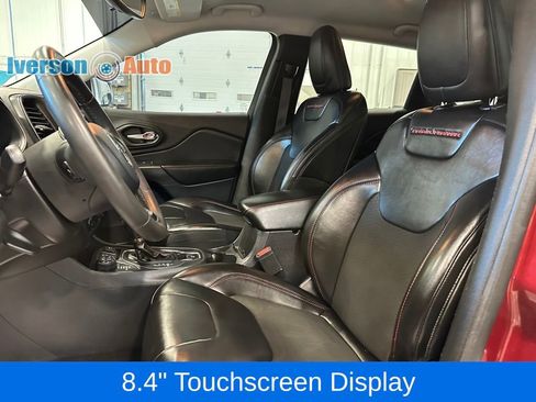 Used 2020 Jeep Cherokee Trailhawk image 16