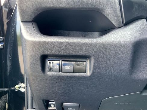 Used 2024 Toyota RAV4 SE AWD/4WD image 33
