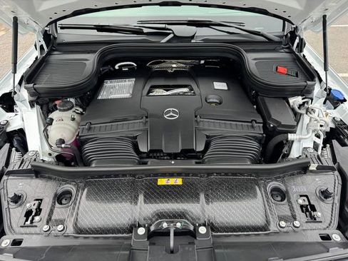 New 2025 Mercedes-Benz GLS 580 4MATIC image 14