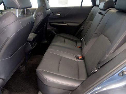 Used 2023 Toyota Venza Limited image 30