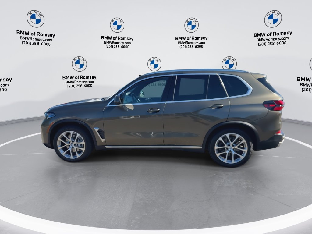 Used 2024 BMW X5 xDrive40i w/ Premium Package AWD/4WD image 5