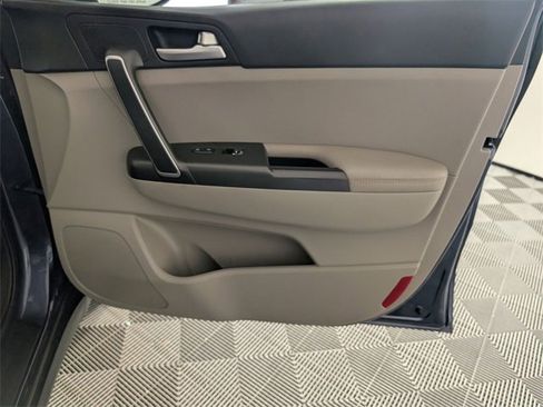 Used 2020 Kia Sportage LX image 27