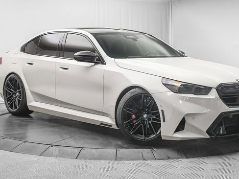 Used 2025 BMW M5 w/ Carbon Package image 1