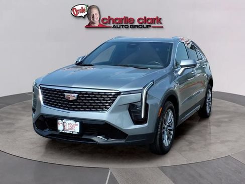 Used 2025 Cadillac XT4 Premium Luxury FWD image 1