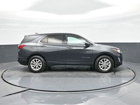 Used 2020 Chevrolet Equinox LT w/ Driver Convenience Package image 16