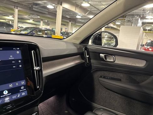 Used 2026 Volvo XC40 B5 Plus AWD/4WD image 37