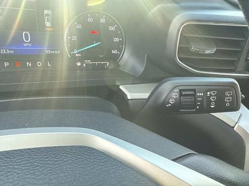 Certified 2022 Ford Explorer XLT w/ Equipment Group 202A image 39