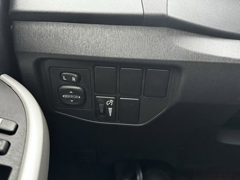 Used 2014 Toyota Prius Three image 28