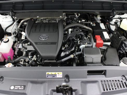Used 2026 Toyota Highlander Platinum AWD/4WD image 42