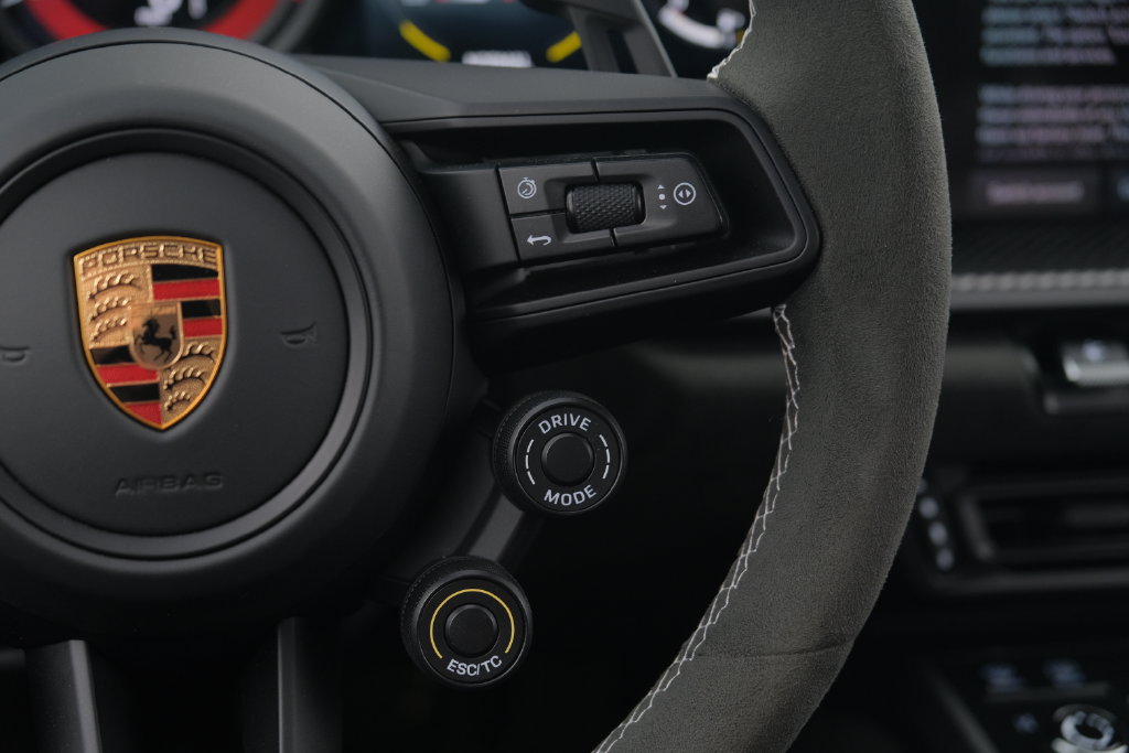 Used 2025 Porsche 911 GT3 RS RWD image 37