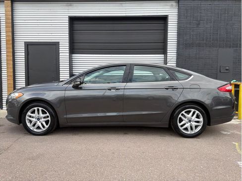 Used 2015 Ford Fusion SE FWD image 6