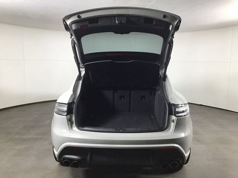 Certified 2023 Porsche Macan GTS w/ Sport Chrono Package AWD/4WD image 17