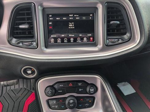 Used 2019 Dodge Challenger SXT image 10