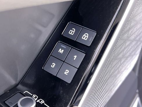 Used 2021 Land Rover Range Rover Velar S image 29