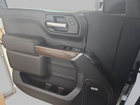Used 2019 Chevrolet Silverado 1500 LT Trail Boss AWD/4WD image 32