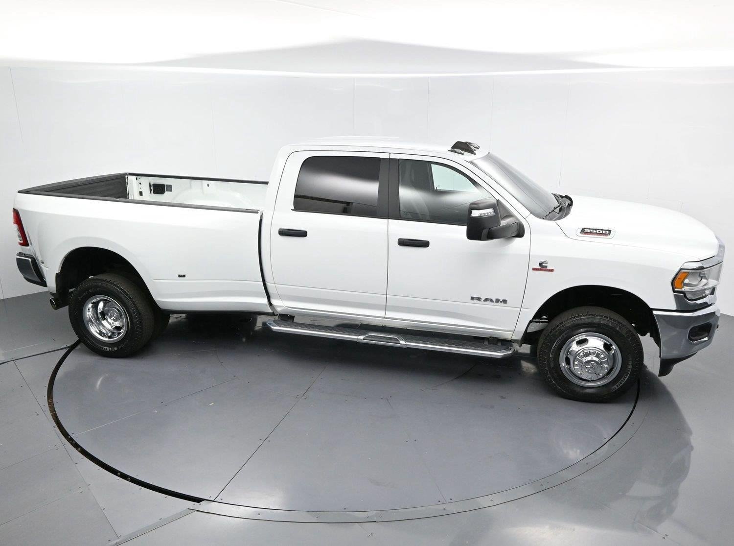 Used 2024 RAM 3500 Big Horn AWD/4WD image 36