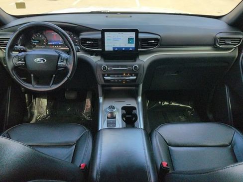 Used 2020 Ford Explorer XLT w/ Equipment Group 202A RWD image 15