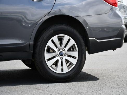 Used 2019 Subaru Outback 2.5i AWD/4WD image 11
