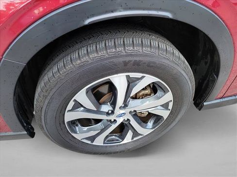 Used 2022 Subaru Outback Limited AWD/4WD image 9